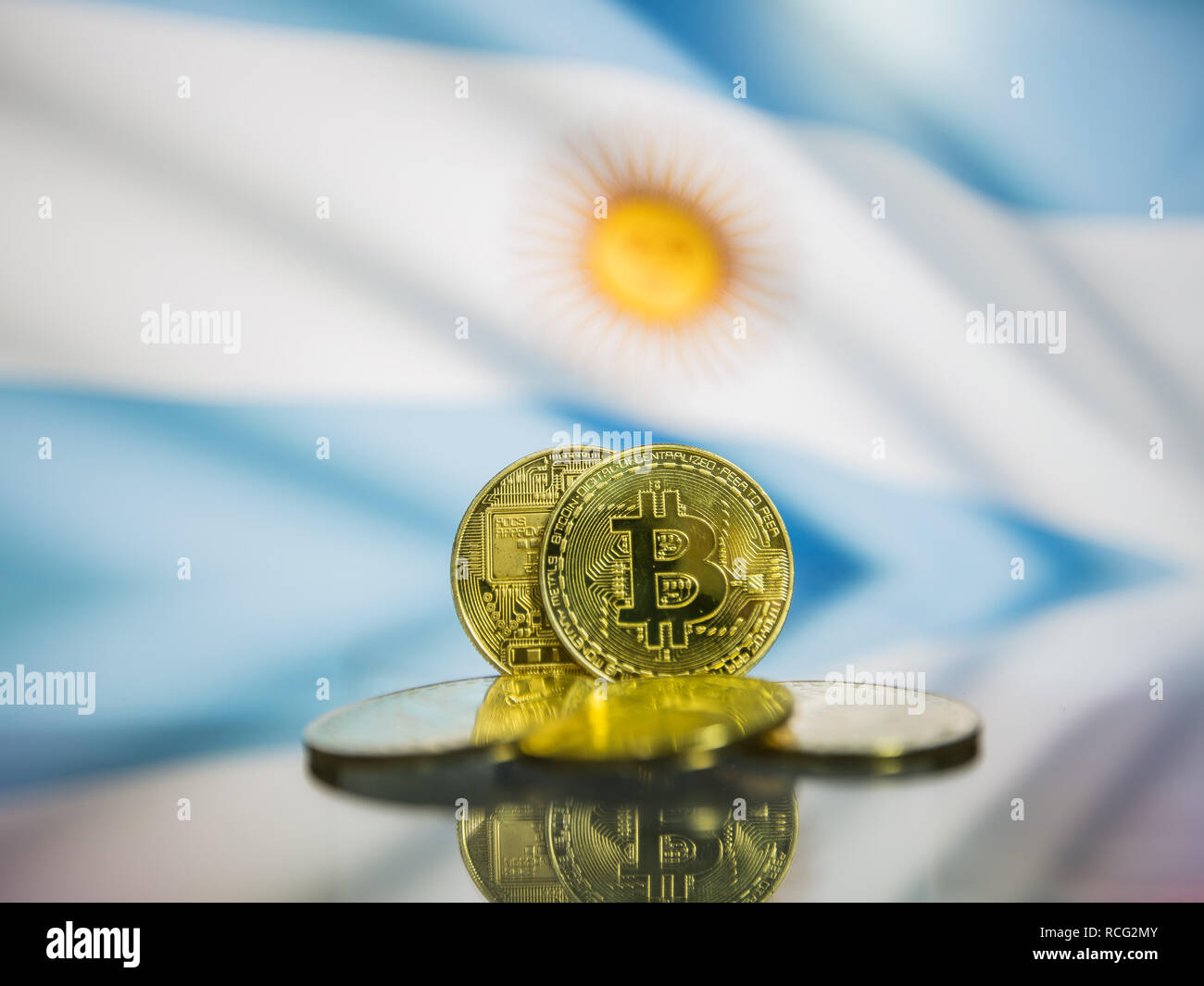 Bitcoin Gold Munze Und Defokussierten Flagge Argentinien Hintergrund - 